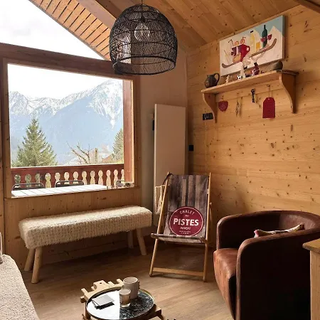 L’éterlou Au Pied Des Pistes, Vue Montagne *