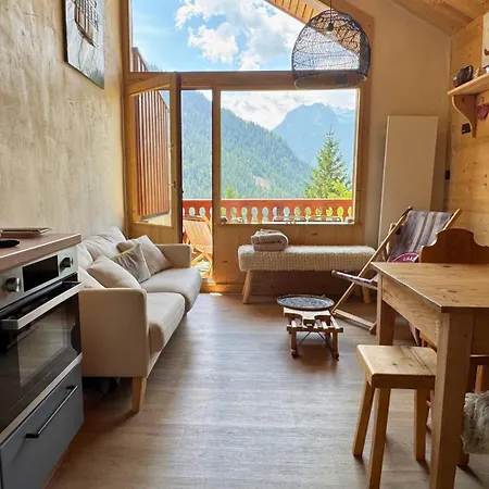 L'eterlou Au Pied Des Pistes, Vue Montagne *