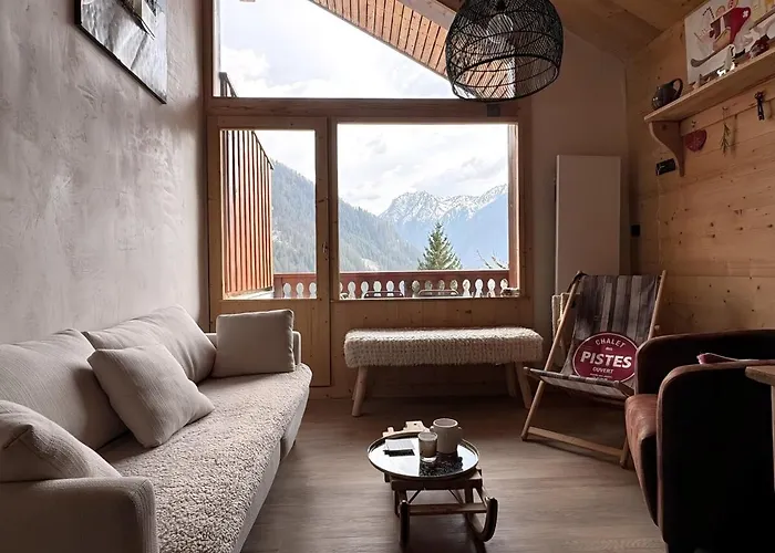 L’éterlou Au Pied Des Pistes, Vue Montagne *